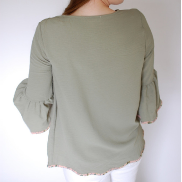 Spring / Summer/ Easter Top Wave Detailed Top Hailey & Co - Picture 5 of 6